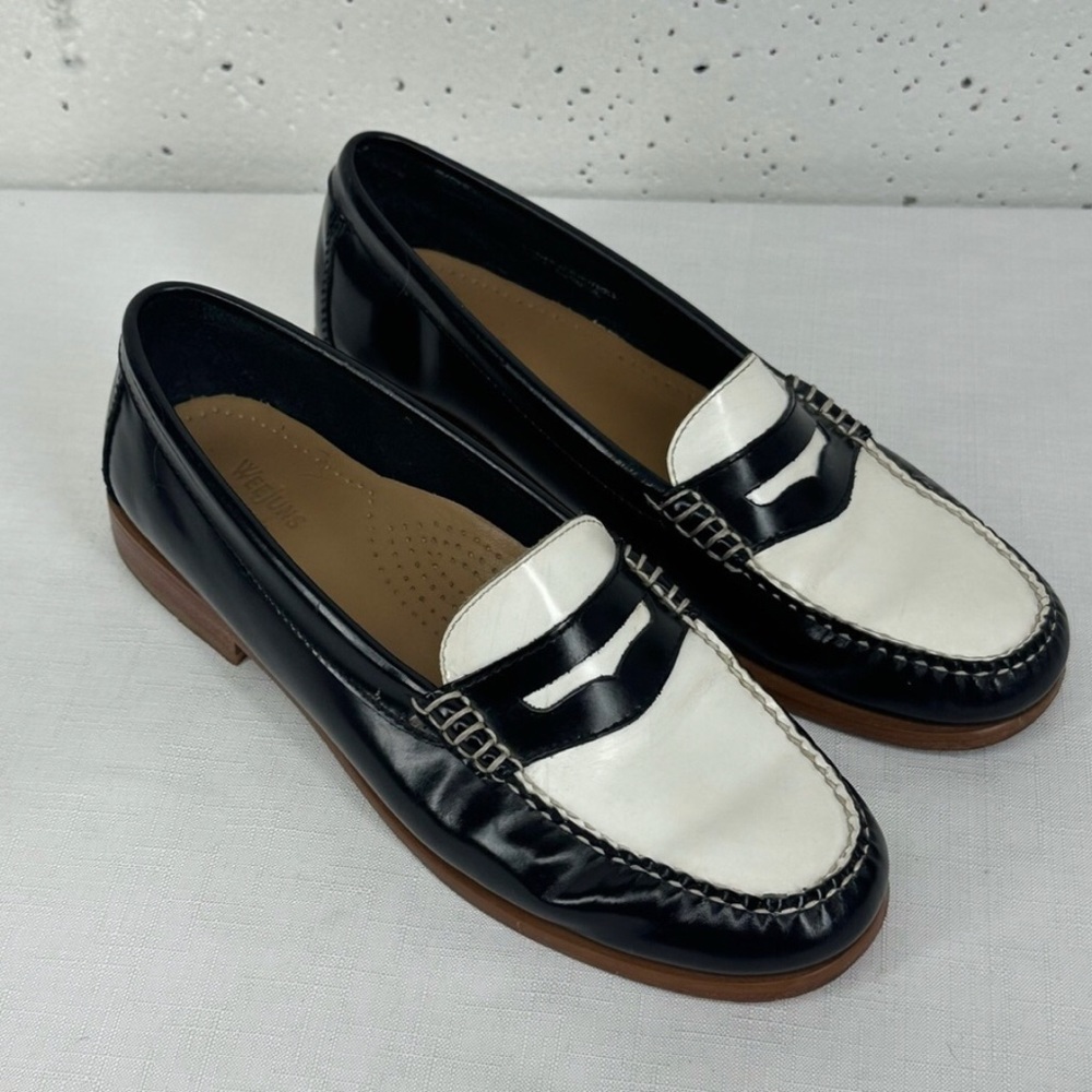 Weejuns size 7.5 Handmade Black & White Patent Leather Penny Loafers